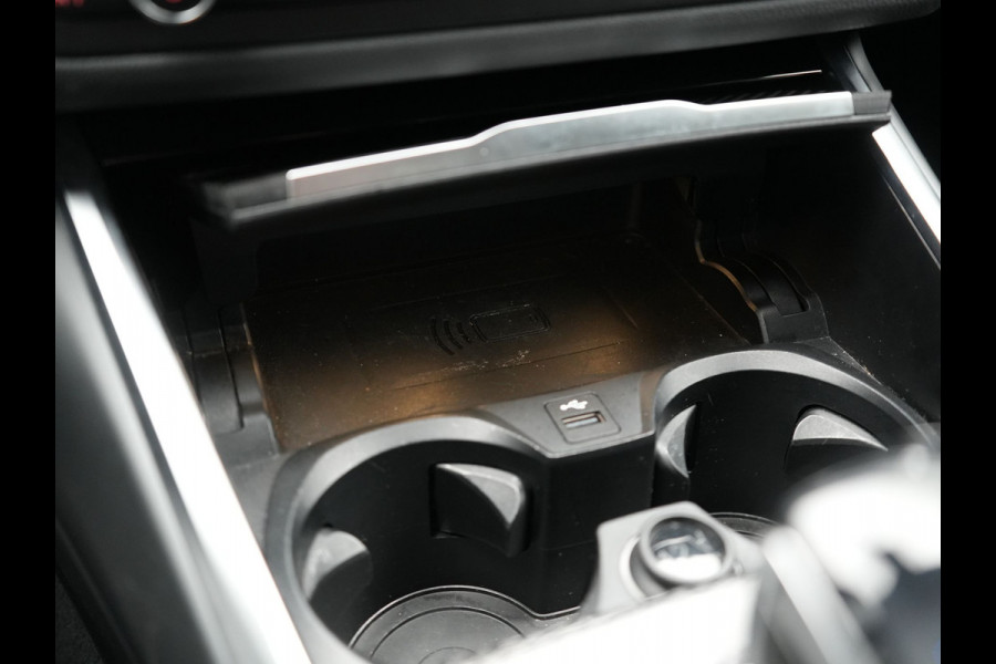 BMW 3 Serie Touring 330e M Sport PHEV 293pk Dealer O.H. | Trekhaak Af Fabriek | Head Up | Adaptive Cruise | Laser LED | Harman / Kardon | Camera | Adaptief Onderstel | Alcantara Sportstoelen Verwarmd | Keyless | Blis | Sfeerverlichting | Dravitgrau metallic | Plug In Hybrid