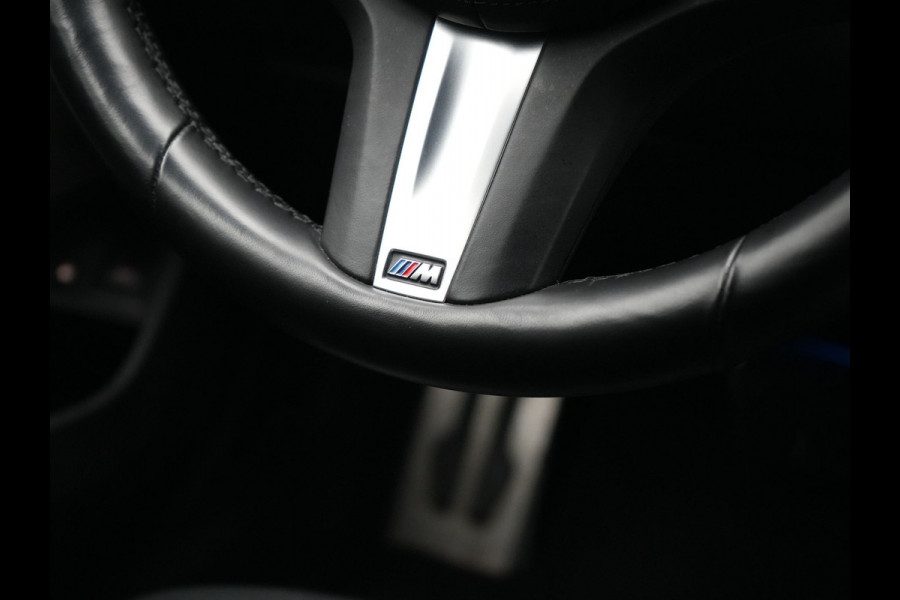 BMW 3 Serie Touring 330e M Sport PHEV 293pk Dealer O.H. | Trekhaak Af Fabriek | Head Up | Adaptive Cruise | Laser LED | Harman / Kardon | Camera | Adaptief Onderstel | Alcantara Sportstoelen Verwarmd | Keyless | Blis | Sfeerverlichting | Dravitgrau metallic | Plug In Hybrid