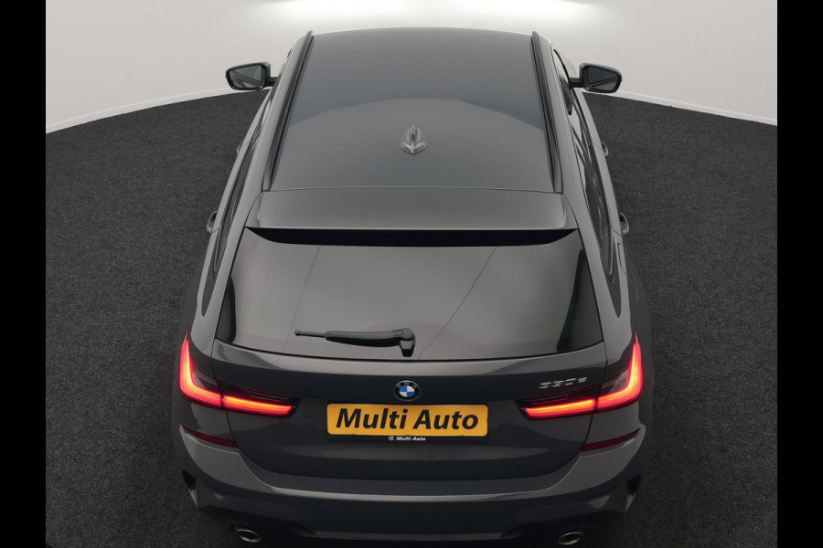BMW 3 Serie Touring 330e M Sport PHEV 293pk Dealer O.H. | Trekhaak Af Fabriek | Head Up | Adaptive Cruise | Laser LED | Harman / Kardon | Camera | Adaptief Onderstel | Alcantara Sportstoelen Verwarmd | Keyless | Blis | Sfeerverlichting | Dravitgrau metallic | Plug In Hybrid