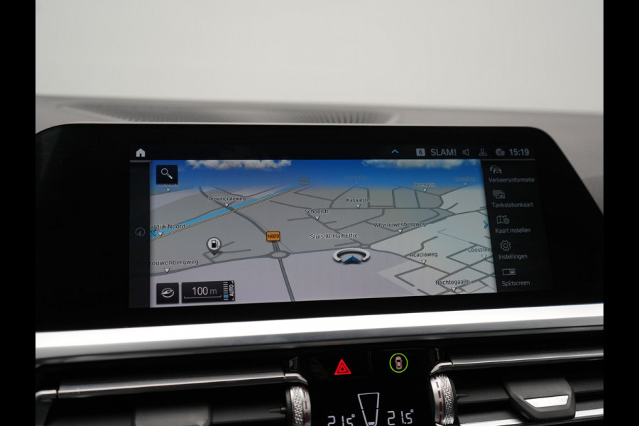 BMW 3 Serie Touring 330e M Sport PHEV 293pk Dealer O.H. | Trekhaak Af Fabriek | Head Up | Adaptive Cruise | Laser LED | Harman / Kardon | Camera | Adaptief Onderstel | Alcantara Sportstoelen Verwarmd | Keyless | Blis | Sfeerverlichting | Dravitgrau metallic | Plug In Hybrid