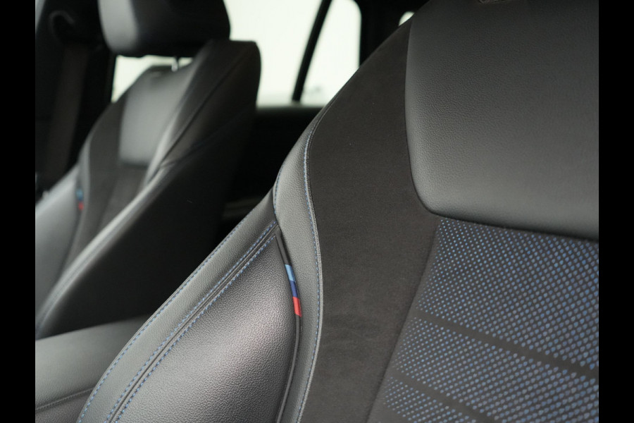 BMW 3 Serie Touring 330e M Sport PHEV 293pk Dealer O.H. | Trekhaak Af Fabriek | Head Up | Adaptive Cruise | Laser LED | Harman / Kardon | Camera | Adaptief Onderstel | Alcantara Sportstoelen Verwarmd | Keyless | Blis | Sfeerverlichting | Dravitgrau metallic | Plug In Hybrid