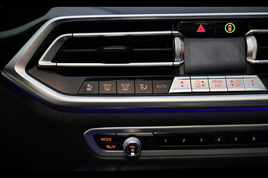BMW X5 M50d M Line / 7 Persoons / Massage / HK / Head Up / Acc / Lane Assist / Leder / Luchtvering / Open Pano / Trekhaak / 22 Inc