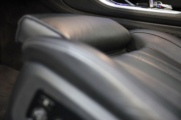 BMW X5 M50d M Line / 7 Persoons / Massage / HK / Head Up / Acc / Lane Assist / Leder / Luchtvering / Open Pano / Trekhaak / 22 Inc