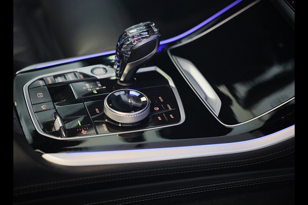 BMW X5 M50d M Line / 7 Persoons / Massage / HK / Head Up / Acc / Lane Assist / Leder / Luchtvering / Open Pano / Trekhaak / 22 Inc