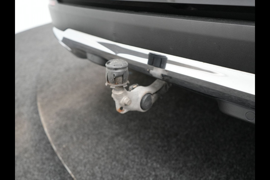 Mercedes-Benz GLC 300e 4MATIC Premium Plus PHEV 320pk Dealer O.H | Panodak | Trekhaak af Fabriek | Adaptive Cruise | Multibeam LED | 20" L.M | Apple Carplay | Sfeerverlichting | Camera | BLIS |