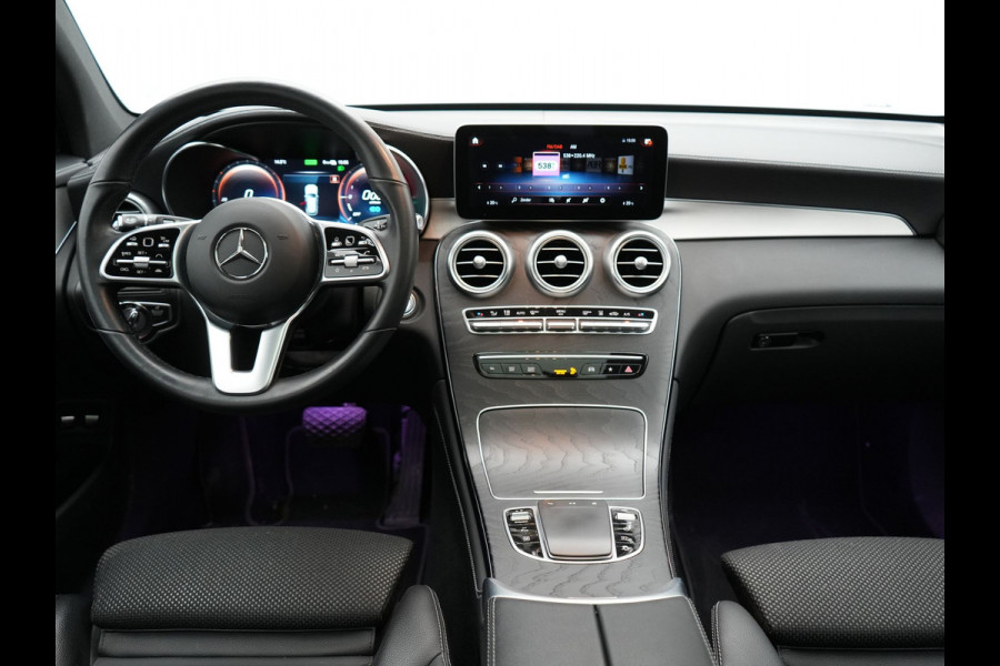 Mercedes-Benz GLC 300e 4MATIC Premium Plus PHEV 320pk Dealer O.H | Panodak | Trekhaak af Fabriek | Adaptive Cruise | Multibeam LED | 20" L.M | Apple Carplay | Sfeerverlichting | Camera | BLIS |