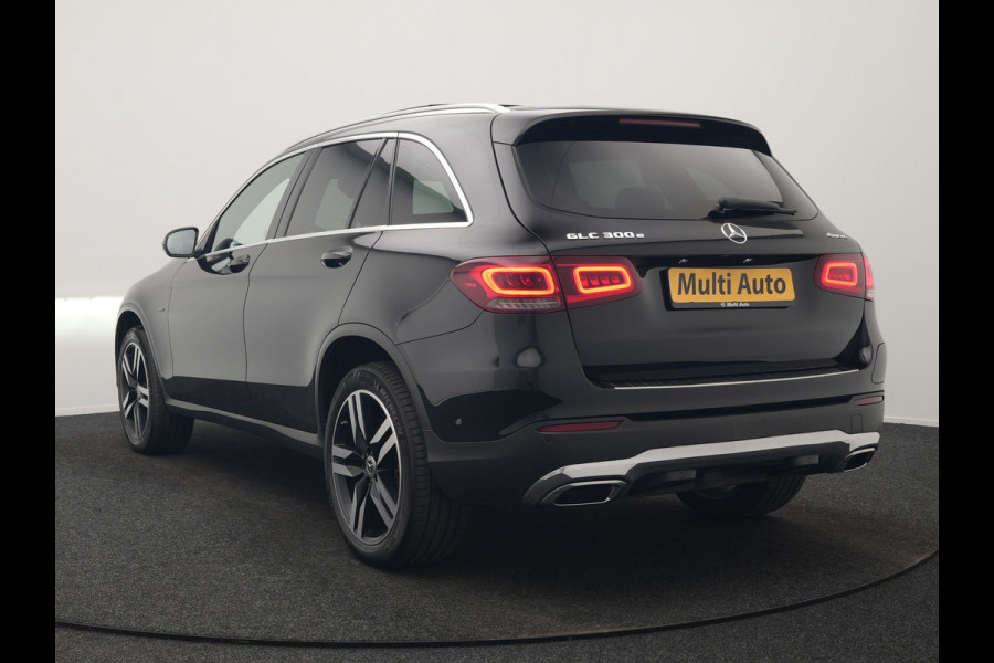 Mercedes-Benz GLC 300e 4MATIC Premium Plus PHEV 320pk Dealer O.H | Panodak | Trekhaak af Fabriek | Adaptive Cruise | Multibeam LED | 20" L.M | Apple Carplay | Sfeerverlichting | Camera | BLIS |