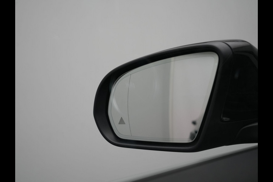 Mercedes-Benz GLC 300e 4MATIC Premium Plus PHEV 320pk Dealer O.H | Panodak | Trekhaak af Fabriek | Adaptive Cruise | Multibeam LED | 20" L.M | Apple Carplay | Sfeerverlichting | Camera | BLIS |