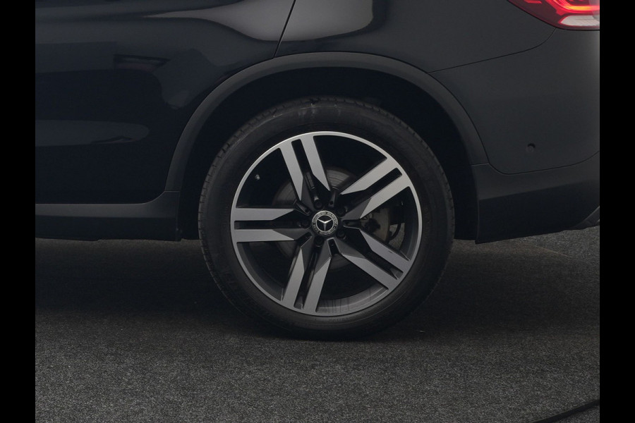 Mercedes-Benz GLC 300e 4MATIC Premium Plus PHEV 320pk Dealer O.H | Panodak | Trekhaak af Fabriek | Adaptive Cruise | Multibeam LED | 20" L.M | Apple Carplay | Sfeerverlichting | Camera | BLIS |