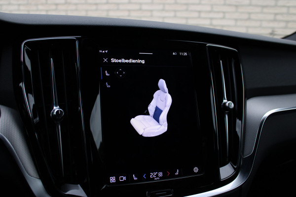 Volvo V60 2.0 T6 Plug-in hybrid AWD Plus Dark | Trekhaak Actie | SOH 96% | Camera | Elektrische achterklep | Leder | Memory