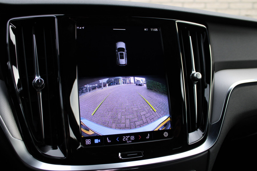 Volvo V60 2.0 T6 Plug-in hybrid AWD Plus Dark | Trekhaak Actie | SOH 96% | Camera | Elektrische achterklep | Leder | Memory