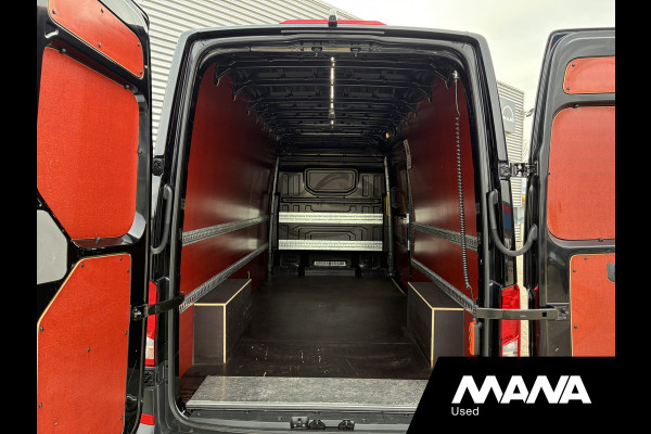 Volkswagen Crafter 35 2.0 TDI L4H3 Highline Laadklep Automaat Camera Airco Cruise Vooruitverwarming Carplay