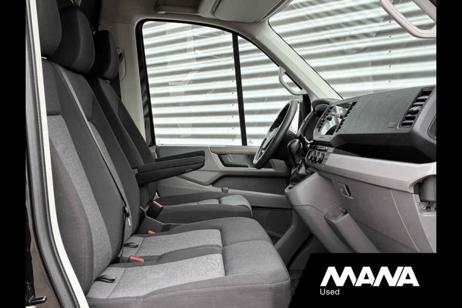 Volkswagen Crafter 35 2.0 TDI L4H3 Highline Laadklep Automaat Camera Airco Cruise Vooruitverwarming Carplay