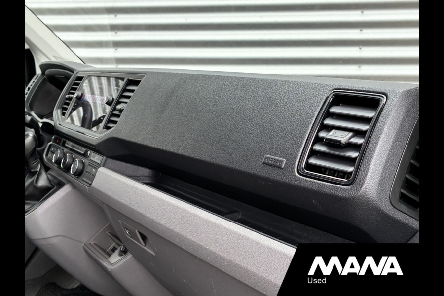 Volkswagen Crafter 35 2.0 TDI L4H3 Highline Laadklep Automaat Camera Airco Cruise Vooruitverwarming Carplay