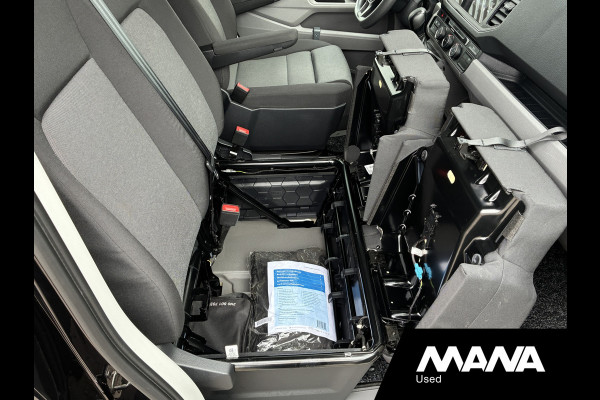 Volkswagen Crafter 35 2.0 TDI L4H3 Highline Laadklep Automaat Camera Airco Cruise Vooruitverwarming Carplay