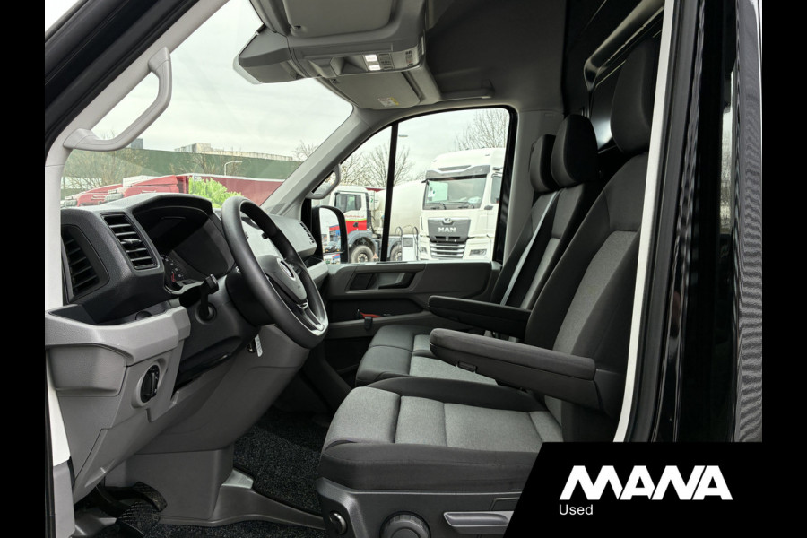 Volkswagen Crafter 35 2.0 TDI L4H3 Highline Laadklep Automaat Camera Airco Cruise Vooruitverwarming Carplay