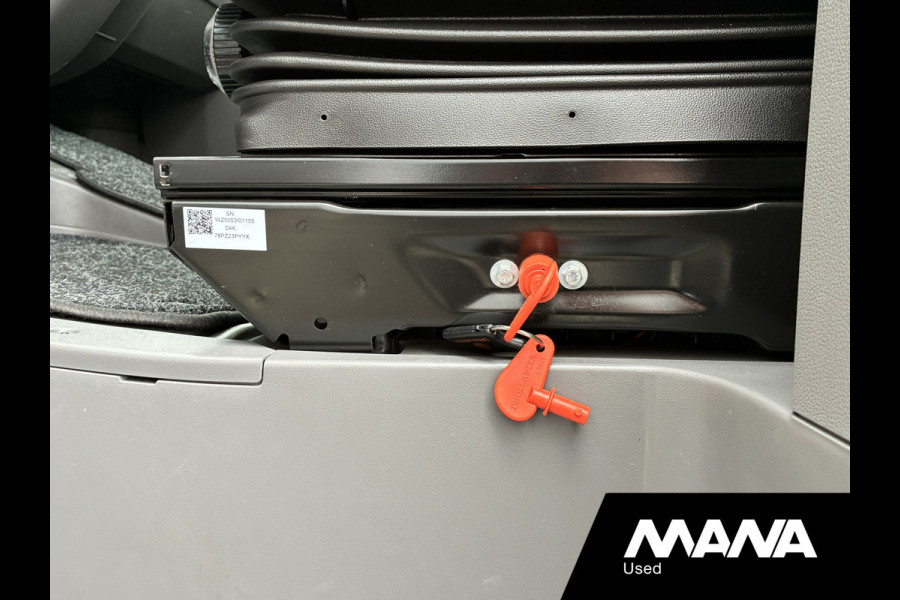 Volkswagen Crafter 35 2.0 TDI L4H3 Highline Laadklep Automaat Camera Airco Cruise Vooruitverwarming Carplay