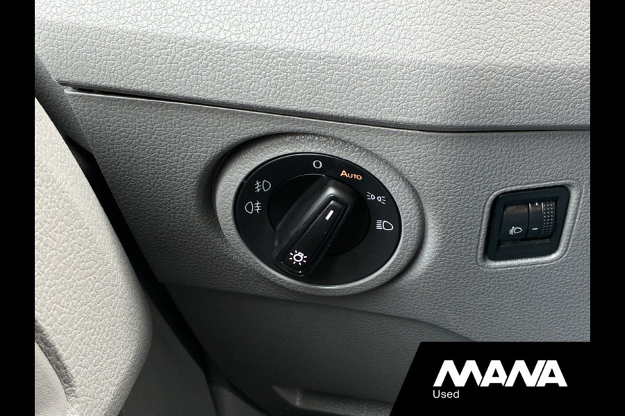 Volkswagen Crafter 35 2.0 TDI L4H3 Highline Laadklep Automaat Camera Airco Cruise Vooruitverwarming Carplay