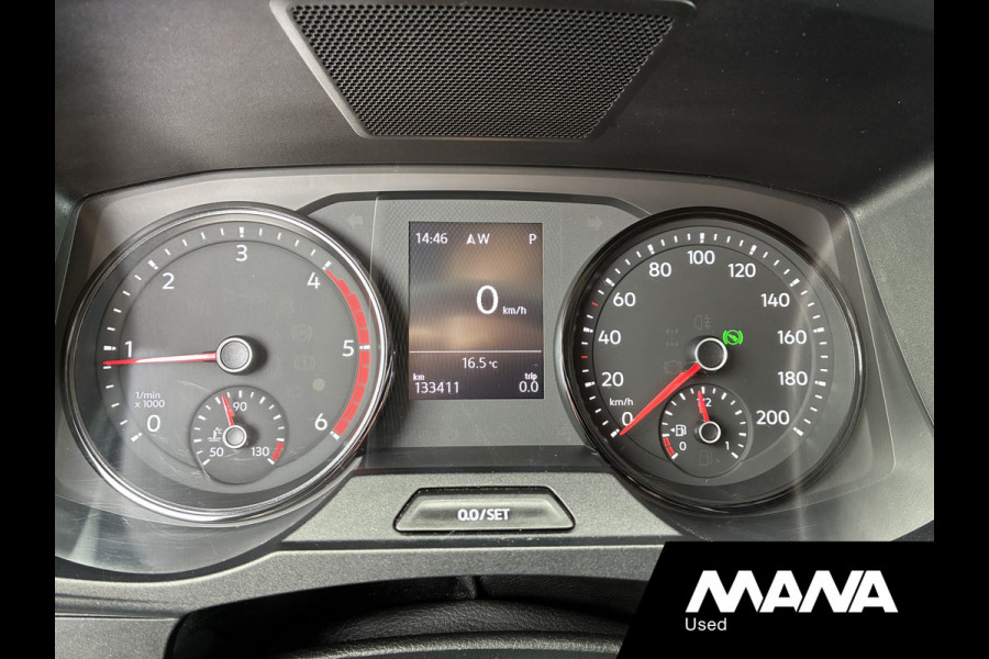 Volkswagen Crafter 35 2.0 TDI L4H3 Highline Laadklep Automaat Camera Airco Cruise Vooruitverwarming Carplay