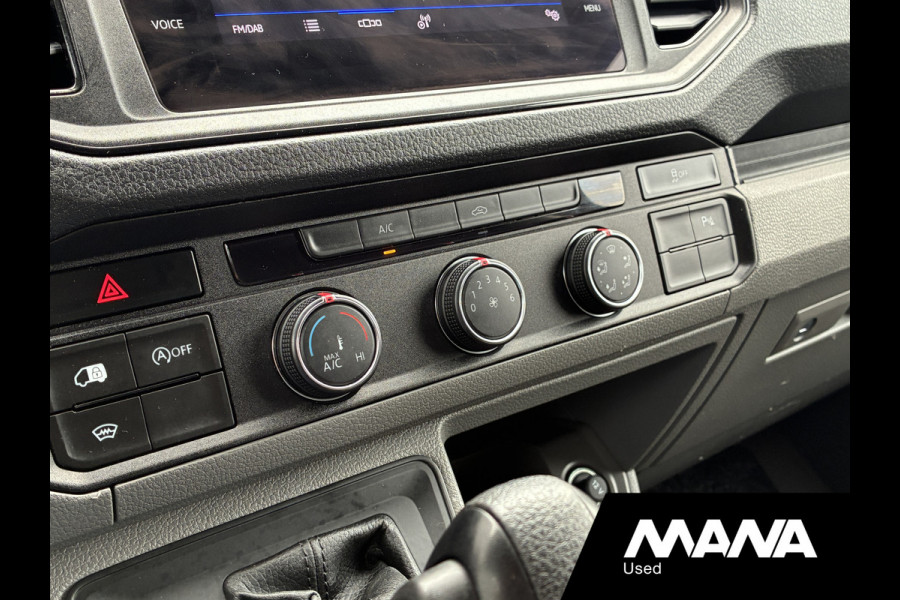 Volkswagen Crafter 35 2.0 TDI L4H3 Highline Laadklep Automaat Camera Airco Cruise Vooruitverwarming Carplay