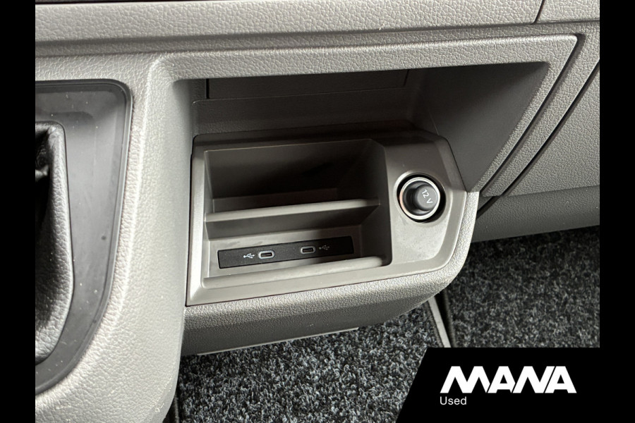 Volkswagen Crafter 35 2.0 TDI L4H3 Highline Laadklep Automaat Camera Airco Cruise Vooruitverwarming Carplay