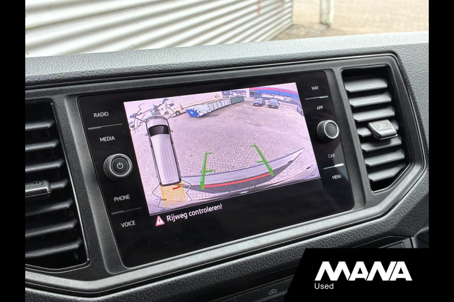 Volkswagen Crafter 35 2.0 TDI L4H3 Highline Laadklep Automaat Camera Airco Cruise Vooruitverwarming Carplay