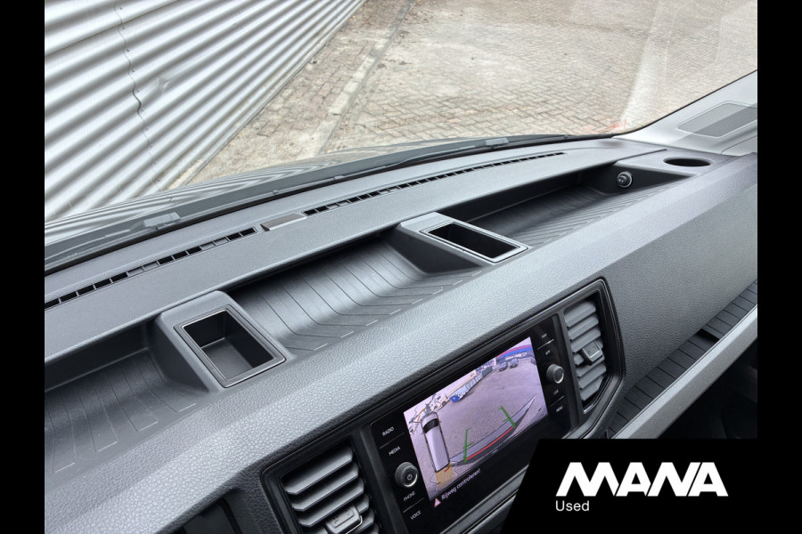 Volkswagen Crafter 35 2.0 TDI L4H3 Highline Laadklep Automaat Camera Airco Cruise Vooruitverwarming Carplay