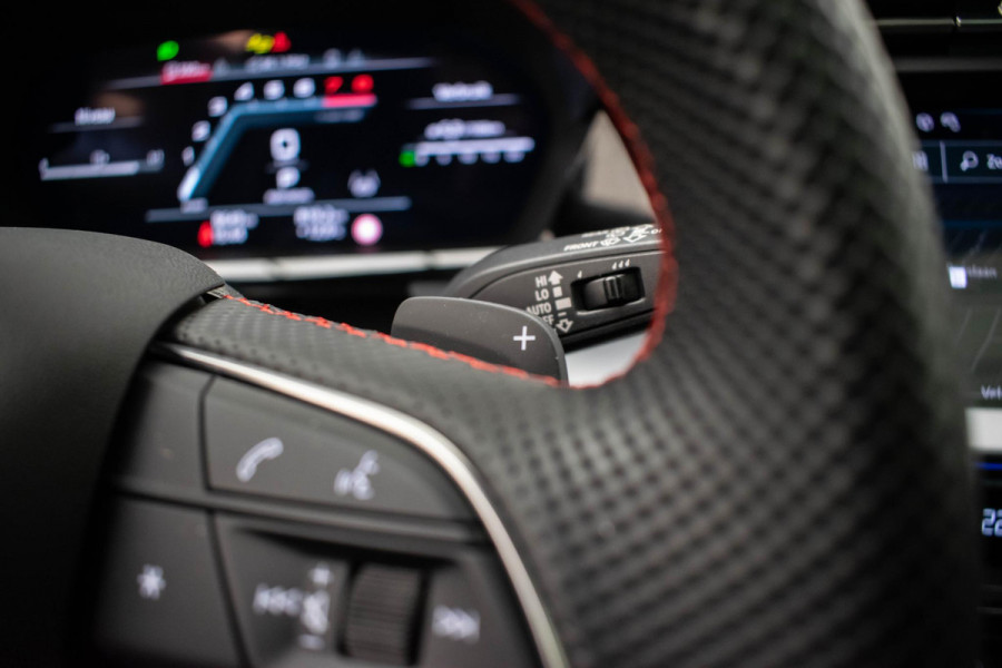 Audi A3 Sportback 35 TFSI S edition |3xS-line|Pano|Carbon|HUD|Sonos|Memory|RS Stoelen