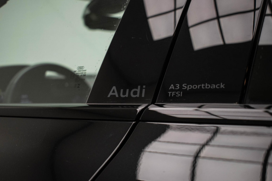 Audi A3 Sportback 35 TFSI S edition |3xS-line|Pano|Carbon|HUD|Sonos|Memory|RS Stoelen