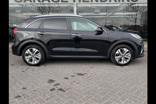 Kia e-Niro ExecutiveLine Sky 64 kWh | SOH: 96,1% | Schuifdak | Leder | Climate | Stoel&Stuur Verwarming | Memory Seat | Navi | Adaptive CC |