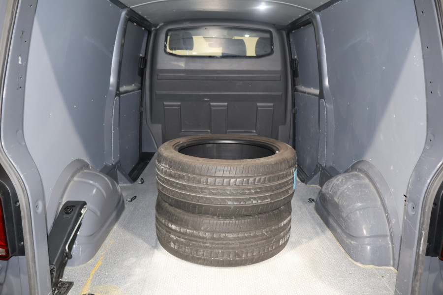 Volkswagen Transporter 2.0 TDI 150pk L2 H1 Bulli 75th Edition