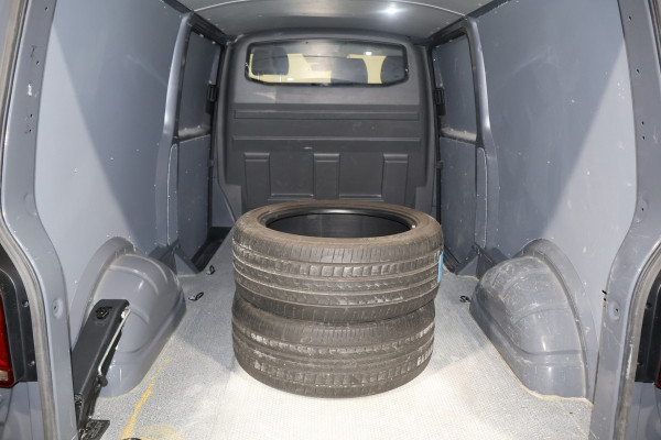 Volkswagen Transporter 2.0 TDI 150pk L2 H1 Bulli 75th Edition