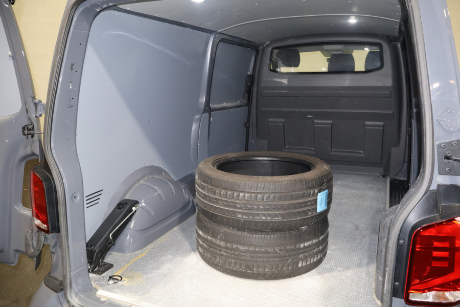 Volkswagen Transporter 2.0 TDI 150pk L2 H1 Bulli 75th Edition