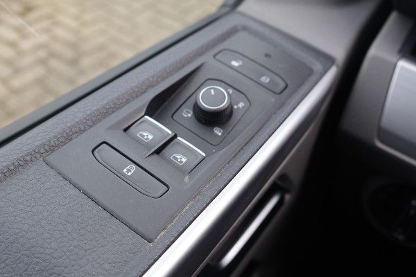 Volkswagen Transporter 2.0 TDI 150pk L2 H1 Bulli 75th Edition