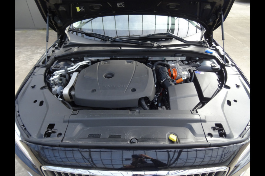 Volvo V90 2.0 T6 AWD R-Design * CARPLAY * 19 INCH * TREKHAAK !!