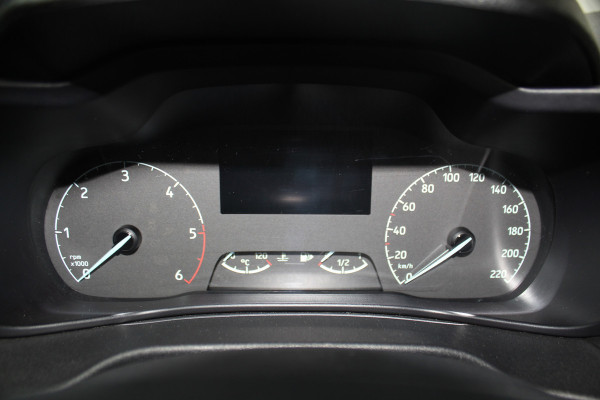 Ford Transit Connect 1.5-120pk EcoBlue L2 Trend / 8traps-AUTOMAAT ! Erg nette Ford Transit Connect, laadruimte v.v. van een praktisch inbouw. Autm. airco dual, 3-zits, metallic lak, pdc v+a, Apple carplay, schuifdeur li+re, navigatie, cruise cntrl, stoelverwarming, camera etc.