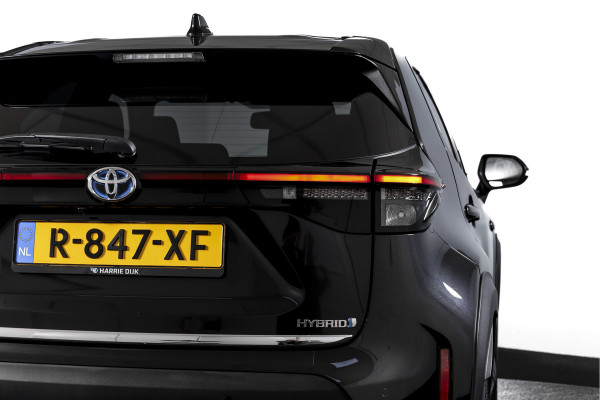 Toyota Yaris Cross 1.5 Hybrid First Edition | Adapt. Cruise | Stoelverw. | PDC | Camera | App. Connect | ECC | Trekhaak | LM 17" |