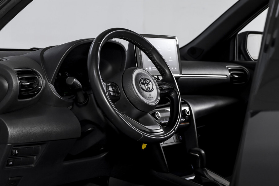 Toyota Yaris Cross 1.5 Hybrid First Edition | Adapt. Cruise | Stoelverw. | PDC | Camera | App. Connect | ECC | Trekhaak | LM 17" |