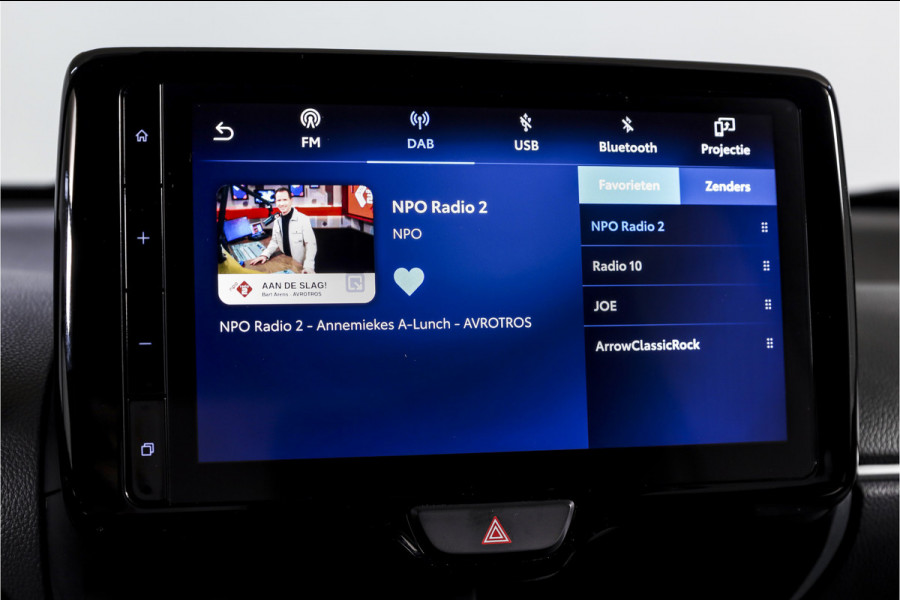 Toyota Yaris Cross 1.5 Hybrid First Edition | Adapt. Cruise | Stoelverw. | PDC | Camera | App. Connect | ECC | Trekhaak | LM 17" |