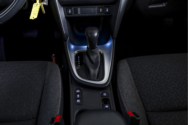 Toyota Yaris Cross 1.5 Hybrid First Edition | Adapt. Cruise | Stoelverw. | PDC | Camera | App. Connect | ECC | Trekhaak | LM 17" |