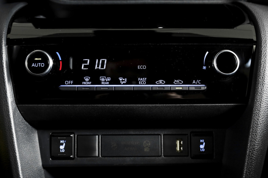 Toyota Yaris Cross 1.5 Hybrid First Edition | Adapt. Cruise | Stoelverw. | PDC | Camera | App. Connect | ECC | Trekhaak | LM 17" |