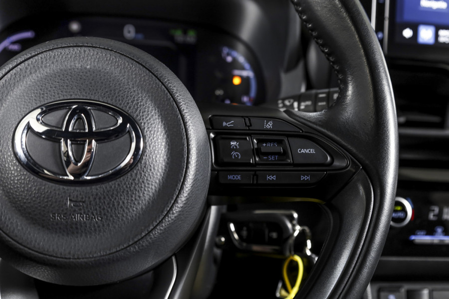 Toyota Yaris Cross 1.5 Hybrid First Edition | Adapt. Cruise | Stoelverw. | PDC | Camera | App. Connect | ECC | Trekhaak | LM 17" |