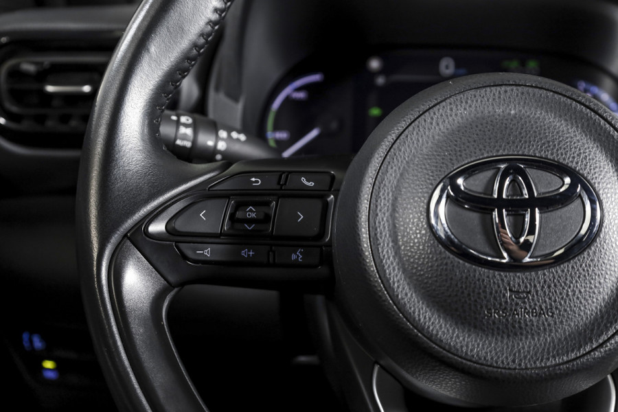 Toyota Yaris Cross 1.5 Hybrid First Edition | Adapt. Cruise | Stoelverw. | PDC | Camera | App. Connect | ECC | Trekhaak | LM 17" |