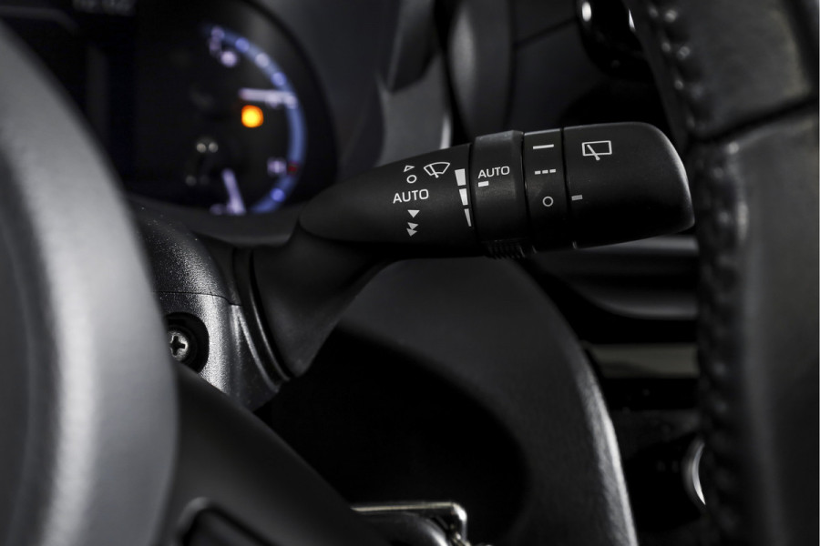 Toyota Yaris Cross 1.5 Hybrid First Edition | Adapt. Cruise | Stoelverw. | PDC | Camera | App. Connect | ECC | Trekhaak | LM 17" |