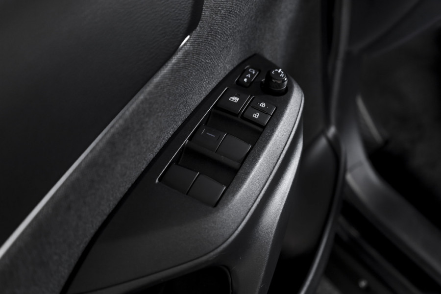 Toyota Yaris Cross 1.5 Hybrid First Edition | Adapt. Cruise | Stoelverw. | PDC | Camera | App. Connect | ECC | Trekhaak | LM 17" |