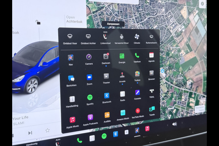 Tesla Model Y RWD 300pk Trekhaak SOH 92% Warmtepomp LFP-Accu Leer Lmv Camera's Panoramadak Adap.Cruise Navi Ecc Autopilot Stoel+Stuur+Achterbank Verwarming Elek.Achterklep Dodehoek detector Draadloze telefoonlader 1e Eigenaar 1.600KG Trekgewicht Fabrieksgarantie op Motor en Accu tot 22-04-2032/160.000km