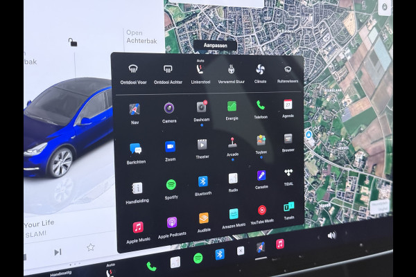 Tesla Model Y RWD 300pk Trekhaak SOH 92% Warmtepomp LFP-Accu Leer Lmv Camera's Panoramadak Adap.Cruise Navi Ecc Autopilot Stoel+Stuur+Achterbank Verwarming Elek.Achterklep Dodehoek detector Draadloze telefoonlader 1e Eigenaar 1.600KG Trekgewicht Fabrieksgarantie op Motor en Accu tot 22-04-2032/160.000km
