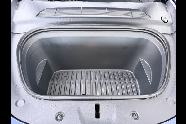 Tesla Model Y RWD 300pk Trekhaak SOH 92% Warmtepomp LFP-Accu Leer Lmv Camera's Panoramadak Adap.Cruise Navi Ecc Autopilot Stoel+Stuur+Achterbank Verwarming Elek.Achterklep Dodehoek detector Draadloze telefoonlader 1e Eigenaar 1.600KG Trekgewicht Fabrieksgarantie op Motor en Accu tot 22-04-2032/160.000km