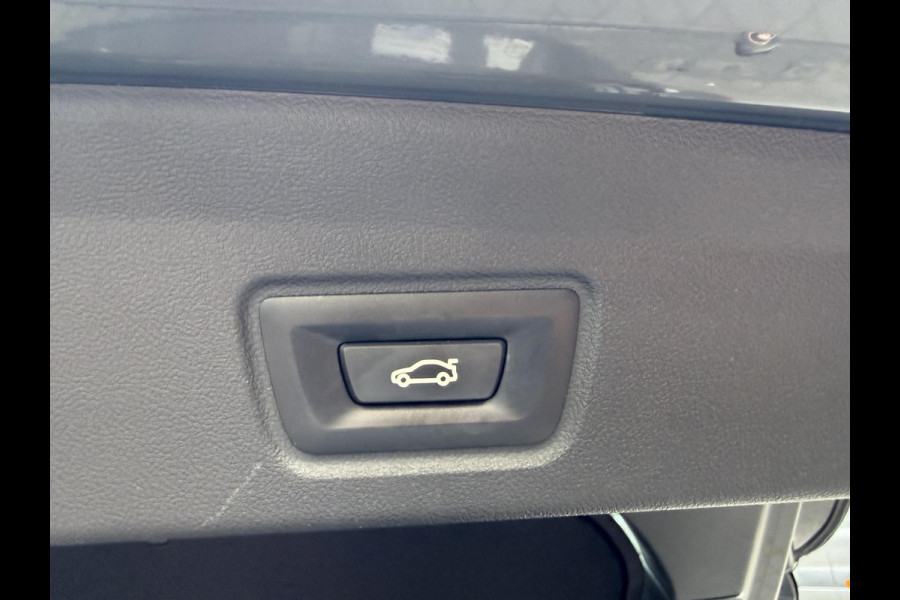 BMW i4 eDrive40 84 kWh | M-Pakket | Schuifdak | Dravitgrau metallic | NL-Auto |