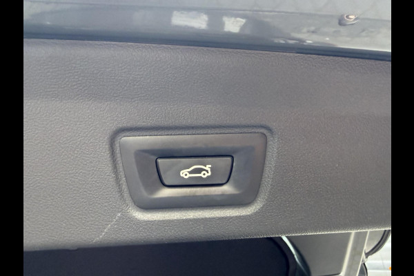 BMW i4 eDrive40 84 kWh | M-Pakket | Schuifdak | Dravitgrau metallic | NL-Auto |